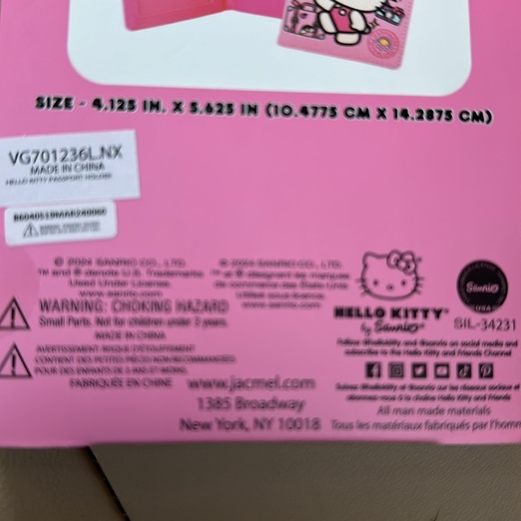 NWT! HELLO KITTY PASSPORT HOLDER - Picture 2 of 2
